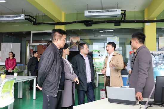 河南省创业孵化基地评审专家组考察365官网“黄河之星”众创空间--1114.jpg